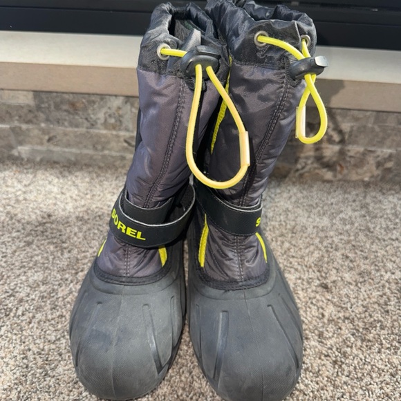 Big Boys Size 6 Sorel Black, Neon Yellow, Gray Winter Snow Boots EUC - Picture 2 of 6